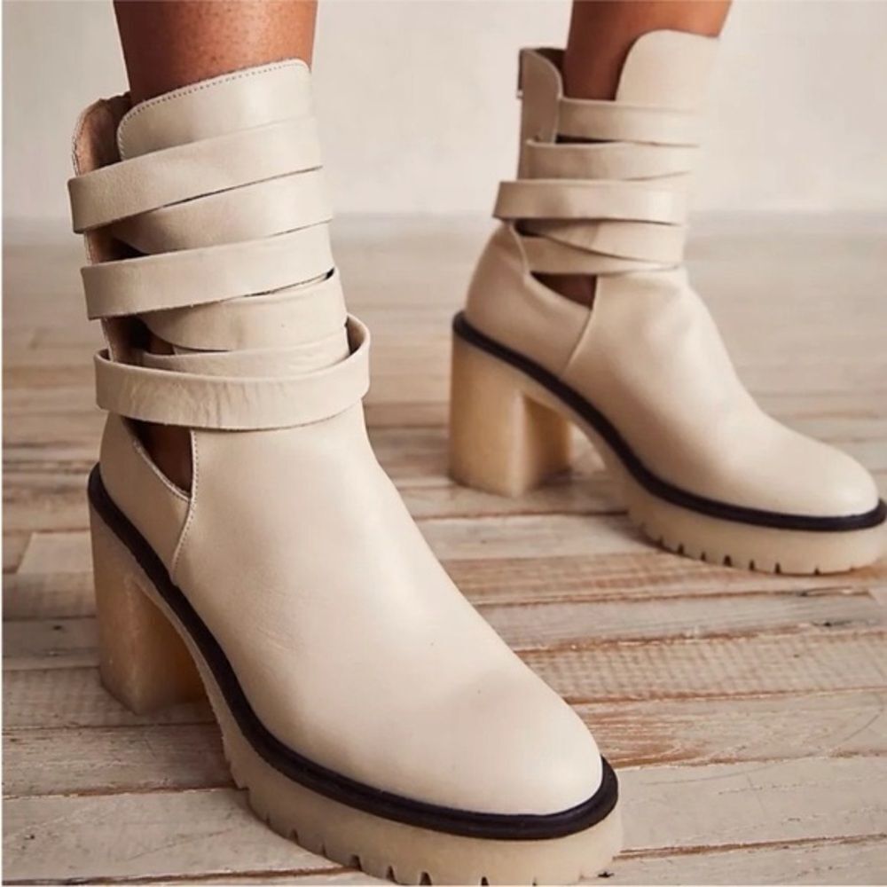 FREE PEOPLE | Jesse Cutout Leather Boot In White | 39.5